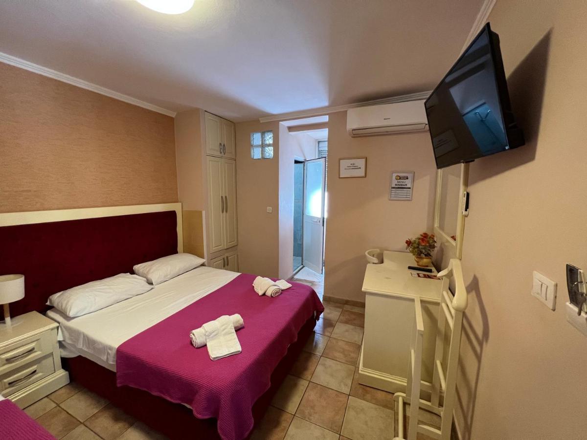 Hotel Bujtina Shqiptare Tirana Exteriér fotografie